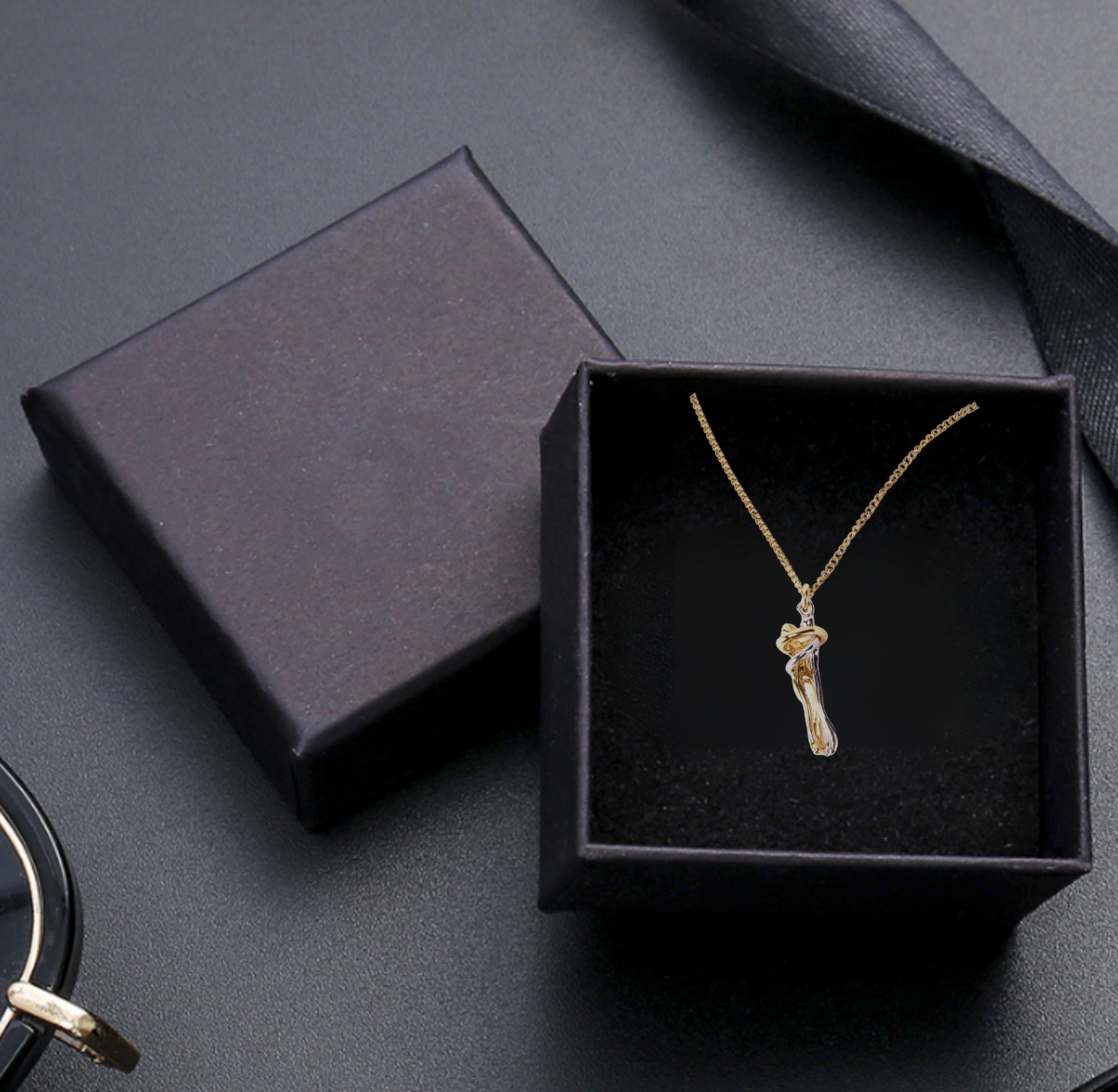 Black Box - The case that brings out the best in your jewelry